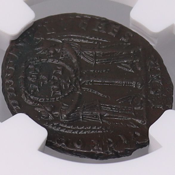 AD350-35年 古代ローマ帝国 デケンティウス 勝利の女神 青銅貨 4.98g 【 NGC Ch AU★ ダブル5 唯一の星付 】