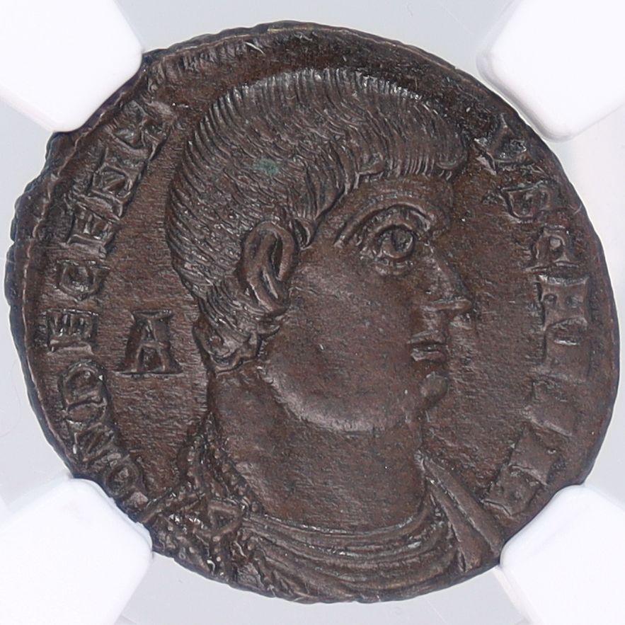 AD350-35年 古代ローマ帝国 デケンティウス 勝利の女神 青銅貨 4.98g 【 NGC Ch AU★ ダブル5 唯一の星付 】